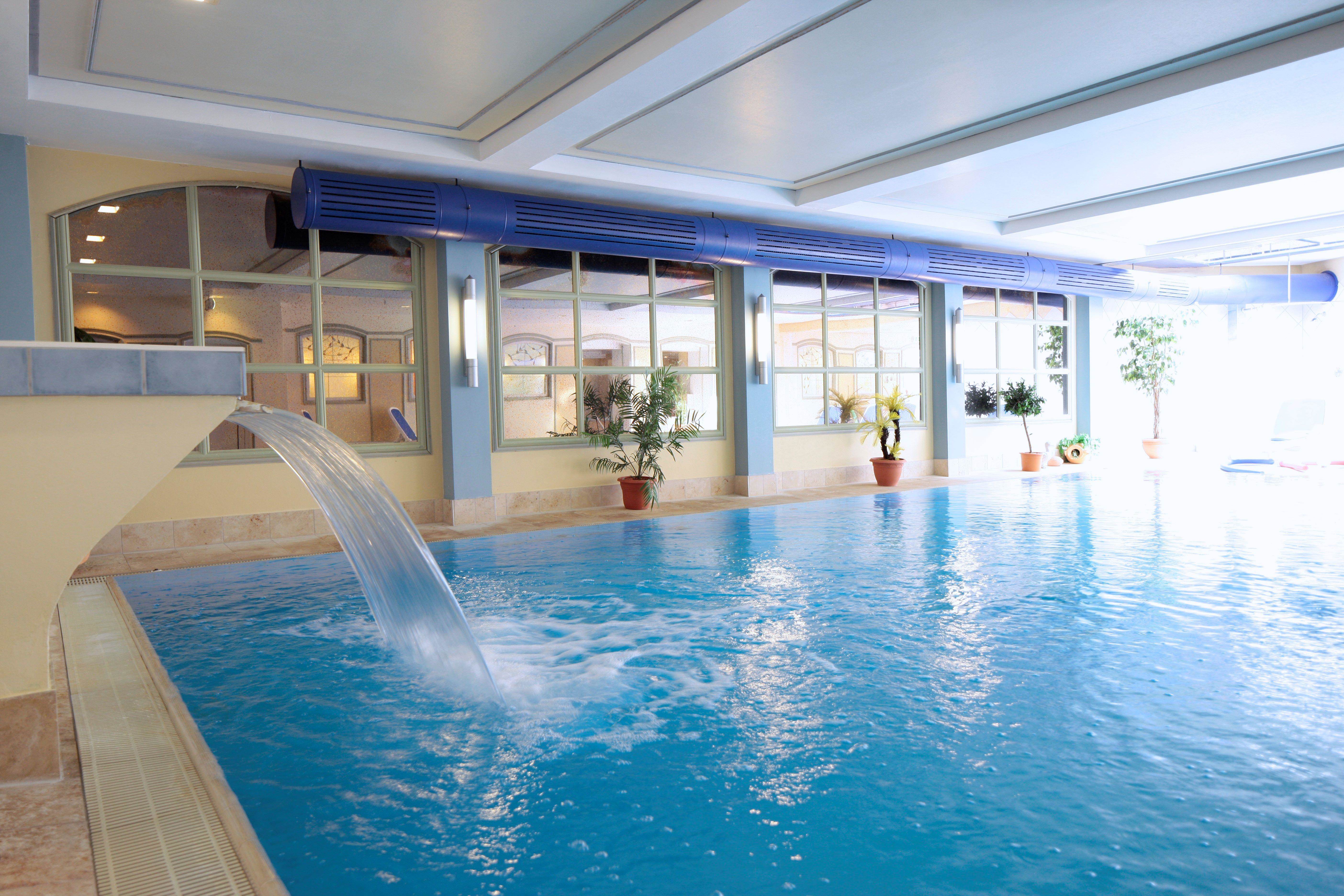 Schwimmbeckenspiegel012023
